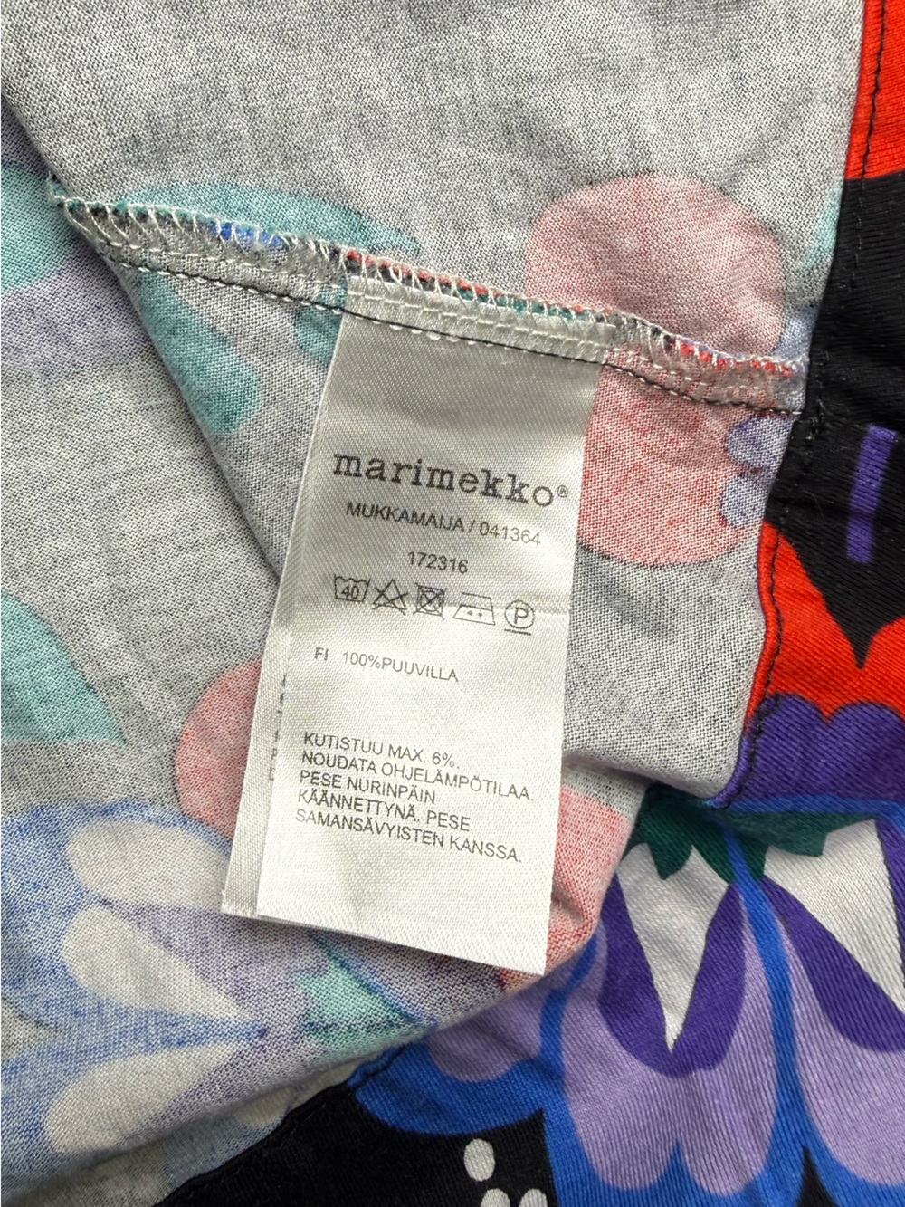 Marimekko Mukkamaija Floral Print Long Sleeve High-Low Top - Picture 8 of 8